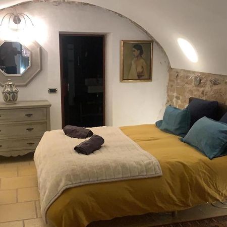 La Villageoise, Chambre Troglodyte Pitoresque Au Coeur Du Village Rognes Dış mekan fotoğraf