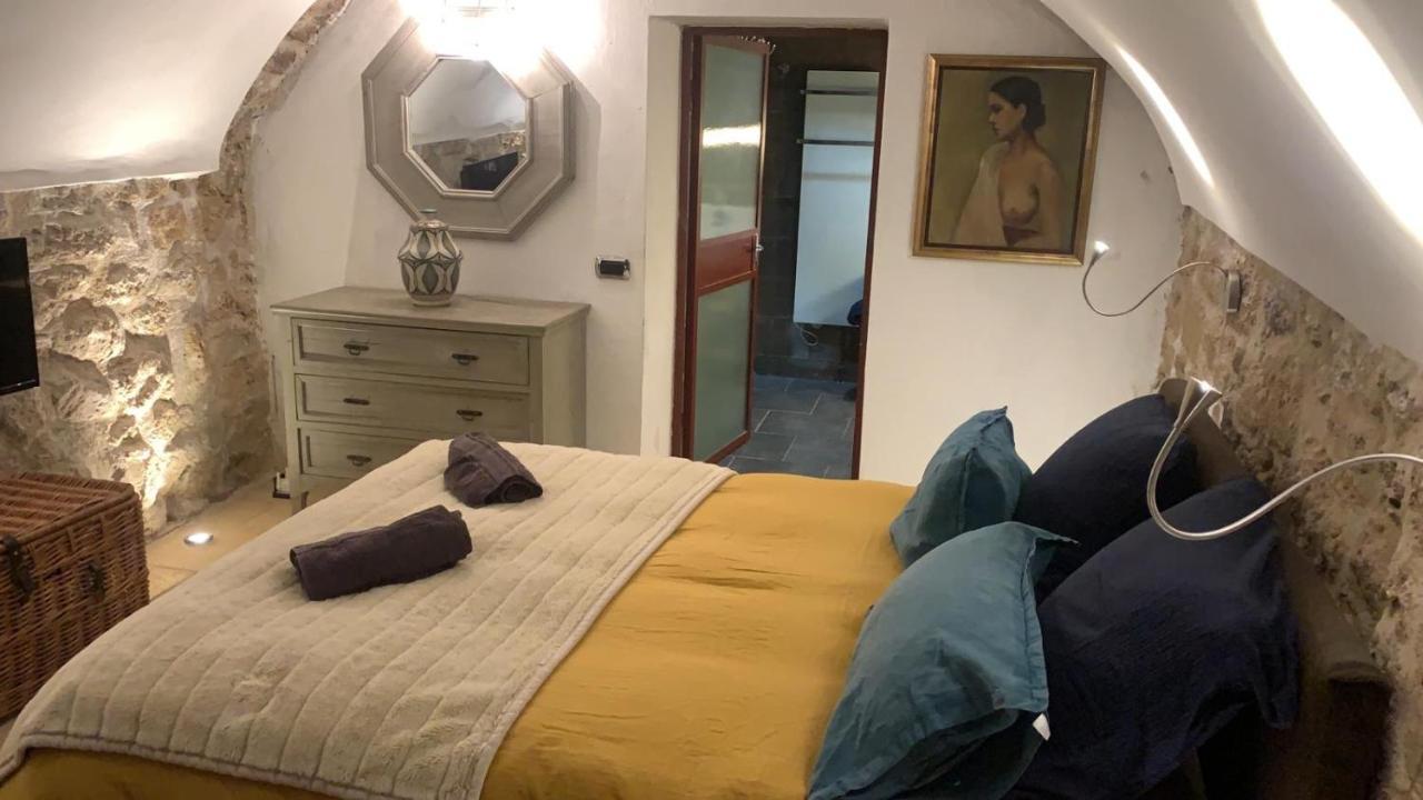 La Villageoise, Chambre Troglodyte Pitoresque Au Coeur Du Village Rognes Dış mekan fotoğraf