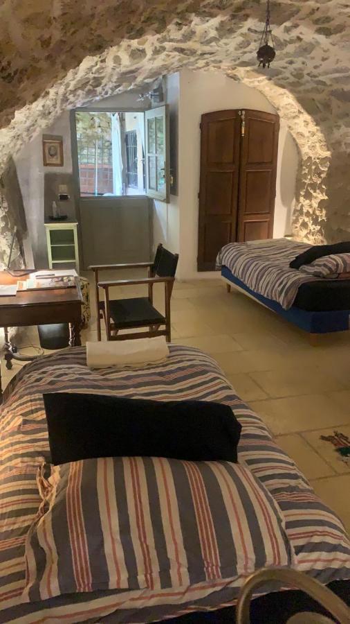 La Villageoise, Chambre Troglodyte Pitoresque Au Coeur Du Village Rognes Dış mekan fotoğraf