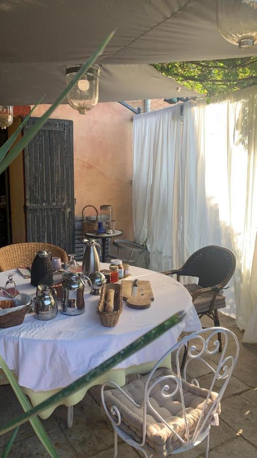 La Villageoise, Chambre Troglodyte Pitoresque Au Coeur Du Village Rognes Dış mekan fotoğraf